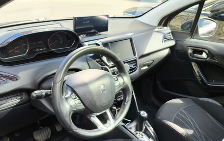 Peugeot 208 II, 2013 год, 520 000 рублей, 5 фотография