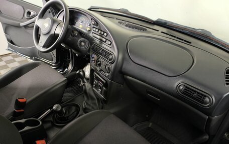 Chevrolet Niva I рестайлинг, 2020 год, 930 000 рублей, 10 фотография