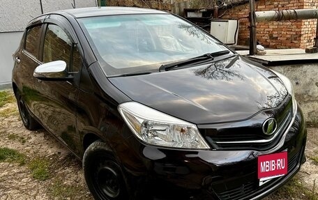 Toyota Vitz, 2015 год, 900 000 рублей, 1 фотография