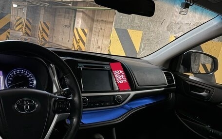 Toyota Highlander III, 2014 год, 2 500 000 рублей, 7 фотография