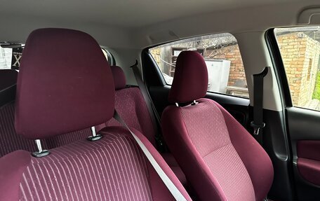 Toyota Vitz, 2015 год, 900 000 рублей, 10 фотография