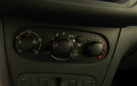 Renault Logan II, 2020 год, 649 000 рублей, 11 фотография