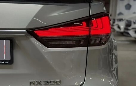Lexus RX IV рестайлинг, 2021 год, 5 499 000 рублей, 9 фотография