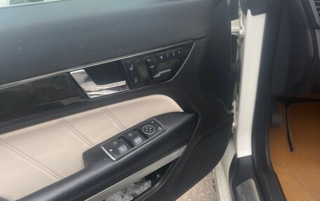 Mercedes-Benz E-Класс, 2011 год, 900 000 рублей, 7 фотография