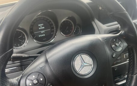 Mercedes-Benz E-Класс, 2011 год, 900 000 рублей, 8 фотография