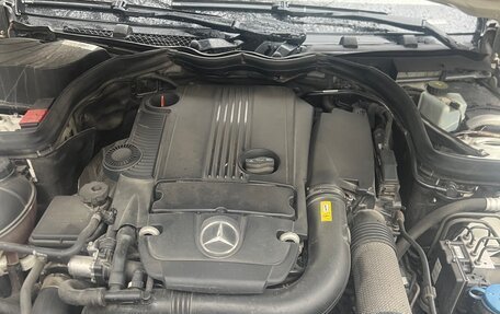 Mercedes-Benz E-Класс, 2011 год, 900 000 рублей, 14 фотография