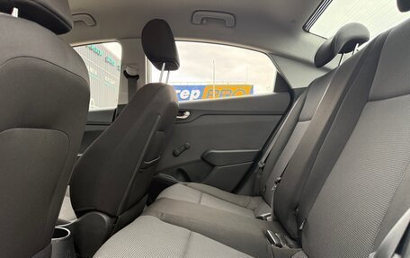 Hyundai Solaris II рестайлинг, 2017 год, 1 390 000 рублей, 10 фотография