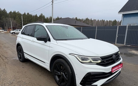 Volkswagen Tiguan II, 2021 год, 3 550 000 рублей, 1 фотография