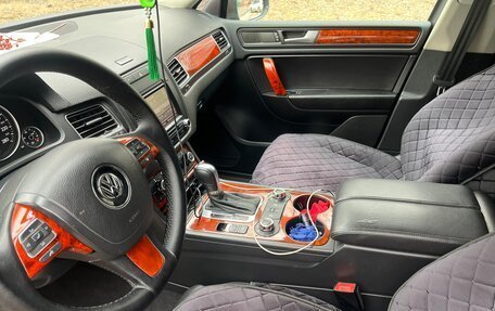 Volkswagen Touareg III, 2011 год, 2 180 000 рублей, 8 фотография