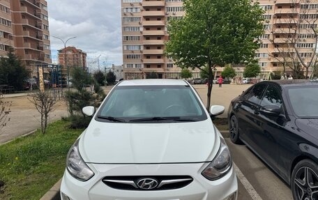 Hyundai Solaris II рестайлинг, 2011 год, 840 000 рублей, 3 фотография