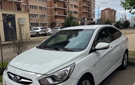 Hyundai Solaris II рестайлинг, 2011 год, 840 000 рублей, 2 фотография