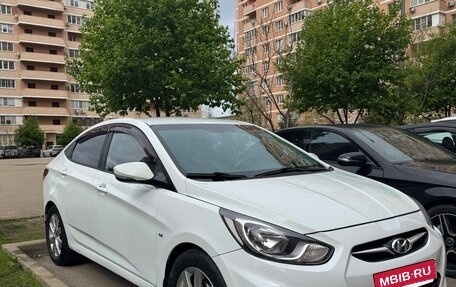 Hyundai Solaris II рестайлинг, 2011 год, 840 000 рублей, 4 фотография