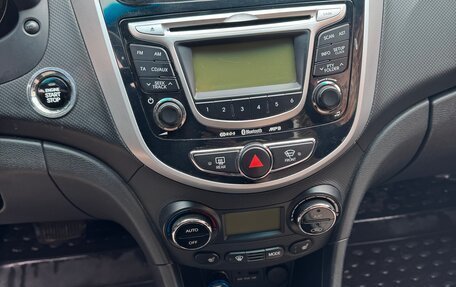 Hyundai Solaris II рестайлинг, 2011 год, 840 000 рублей, 11 фотография