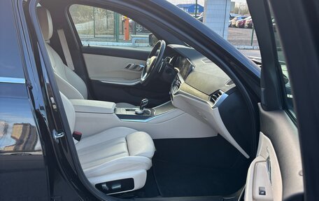 BMW 3 серия, 2021 год, 3 700 000 рублей, 13 фотография