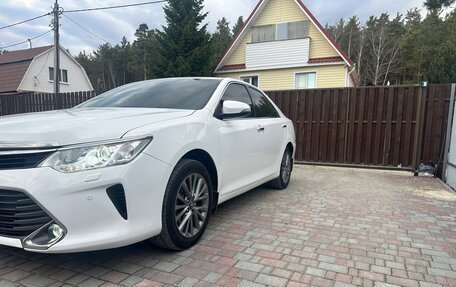 Toyota Camry, 2016 год, 2 250 000 рублей, 2 фотография