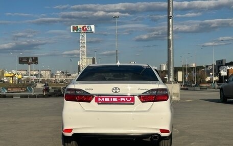 Toyota Camry, 2016 год, 2 250 000 рублей, 15 фотография