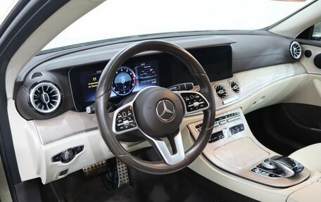 Mercedes-Benz E-Класс, 2019 год, 3 730 000 рублей, 10 фотография