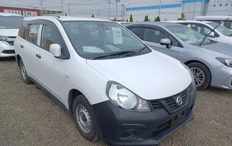 Nissan AD III, 2022 год, 700 000 рублей, 2 фотография