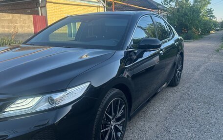 Toyota Camry, 2020 год, 4 000 000 рублей, 1 фотография