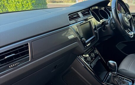 Volkswagen Touran III, 2016 год, 1 870 000 рублей, 24 фотография