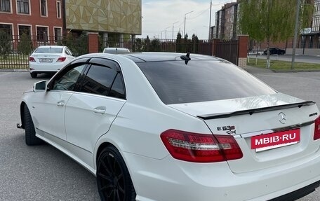 Mercedes-Benz E-Класс, 2011 год, 1 820 000 рублей, 5 фотография