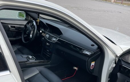 Mercedes-Benz E-Класс, 2011 год, 1 820 000 рублей, 17 фотография