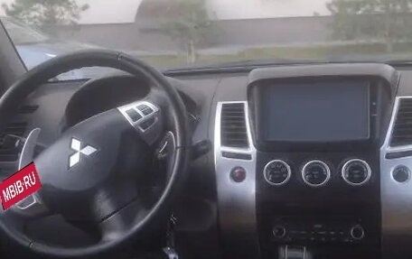 Mitsubishi Pajero Sport II рестайлинг, 2011 год, 1 750 000 рублей, 5 фотография