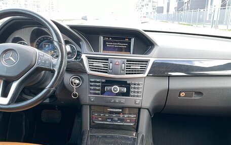 Mercedes-Benz E-Класс, 2012 год, 1 600 000 рублей, 21 фотография