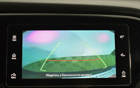 Mitsubishi Outlander III рестайлинг 3, 2018 год, 2 450 000 рублей, 15 фотография