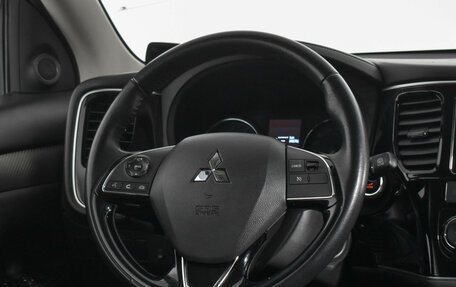 Mitsubishi Outlander III рестайлинг 3, 2018 год, 2 450 000 рублей, 14 фотография