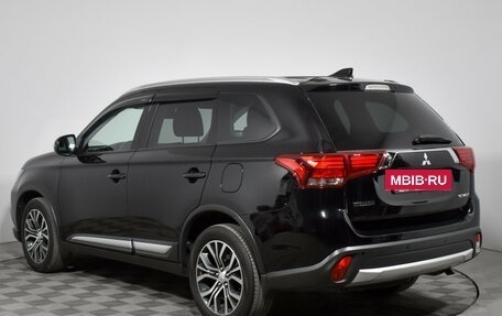 Mitsubishi Outlander III рестайлинг 3, 2018 год, 2 450 000 рублей, 7 фотография