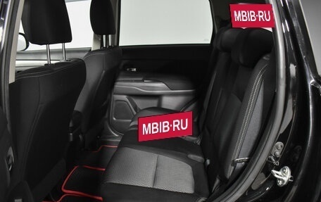 Mitsubishi Outlander III рестайлинг 3, 2018 год, 2 450 000 рублей, 11 фотография