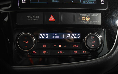 Mitsubishi Outlander III рестайлинг 3, 2018 год, 2 450 000 рублей, 18 фотография