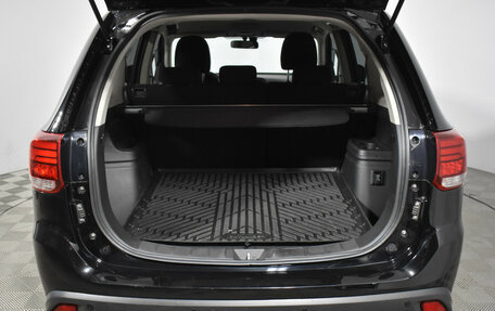 Mitsubishi Outlander III рестайлинг 3, 2018 год, 2 450 000 рублей, 23 фотография