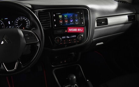 Mitsubishi Outlander III рестайлинг 3, 2018 год, 2 450 000 рублей, 22 фотография