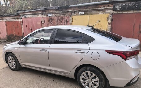 Hyundai Solaris II рестайлинг, 2019 год, 1 000 000 рублей, 8 фотография