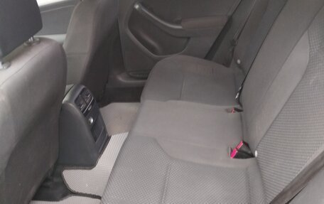 Volkswagen Jetta VI, 2012 год, 1 050 000 рублей, 10 фотография