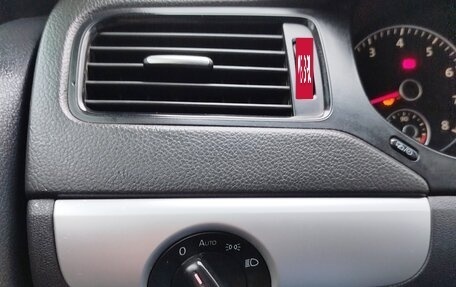 Volkswagen Jetta VI, 2012 год, 1 050 000 рублей, 7 фотография