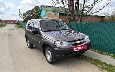 Chevrolet Niva I рестайлинг, 2015 год, 785 000 рублей, 7 фотография
