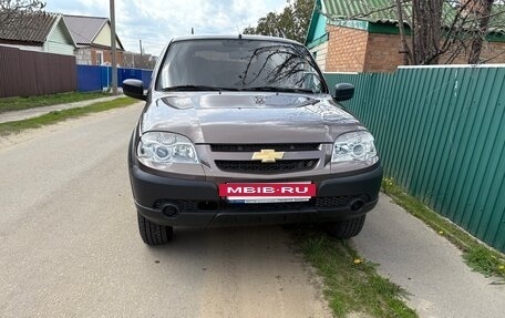 Chevrolet Niva I рестайлинг, 2015 год, 785 000 рублей, 8 фотография