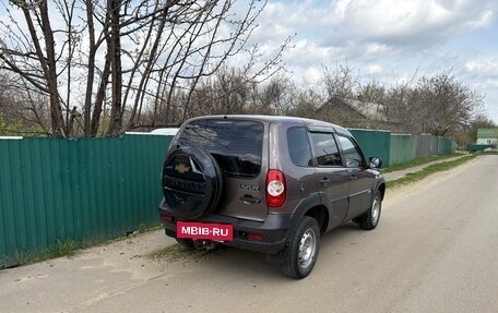 Chevrolet Niva I рестайлинг, 2015 год, 785 000 рублей, 2 фотография