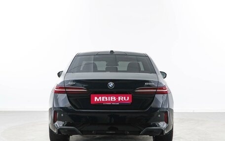 BMW 5 серия, 2023 год, 7 494 434 рублей, 4 фотография