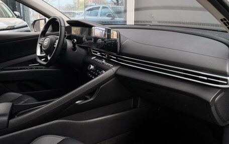 Hyundai Elantra, 2024 год, 2 220 000 рублей, 7 фотография