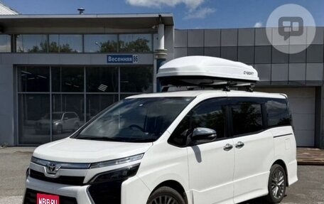 Toyota Voxy III, 2018 год, 2 480 000 рублей, 1 фотография