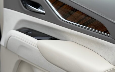 Cadillac Escalade V, 2023 год, 13 400 000 рублей, 18 фотография