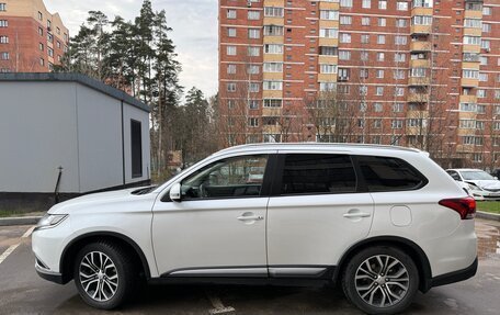 Mitsubishi Outlander III рестайлинг 3, 2015 год, 1 650 000 рублей, 5 фотография