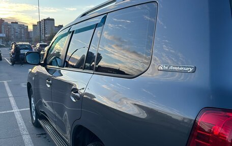 Toyota Land Cruiser 200, 2011 год, 3 050 000 рублей, 17 фотография