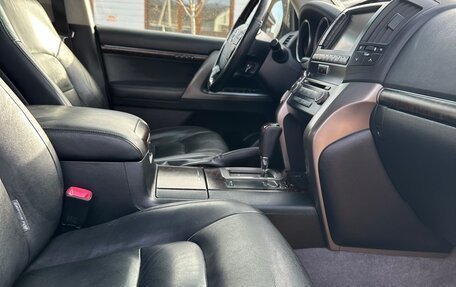 Toyota Land Cruiser 200, 2011 год, 3 050 000 рублей, 28 фотография