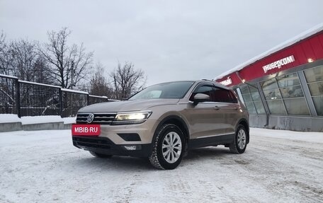 Volkswagen Tiguan II, 2018 год, 2 500 000 рублей, 2 фотография