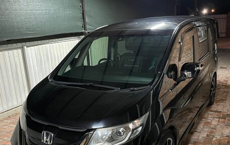 Honda Stepwgn IV, 2017 год, 2 150 000 рублей, 2 фотография